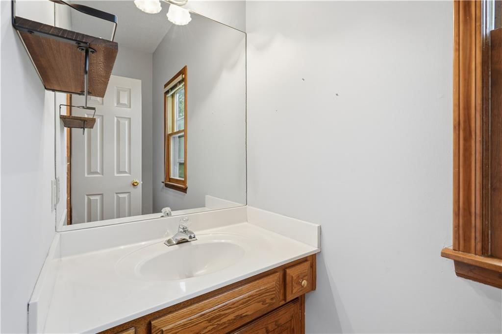 12200 Cherry Street — photo 15
