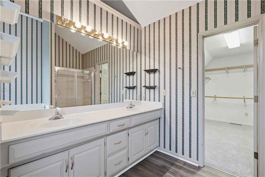 12200 Cherry Street — photo 18