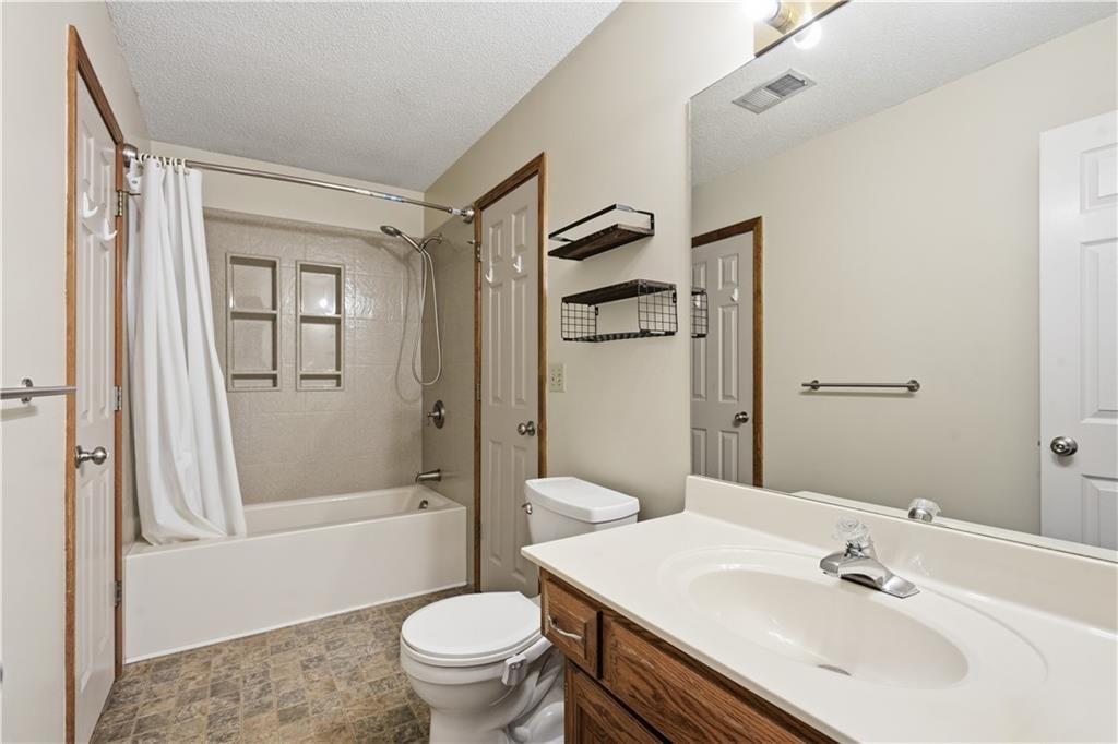 12200 Cherry Street — photo 26