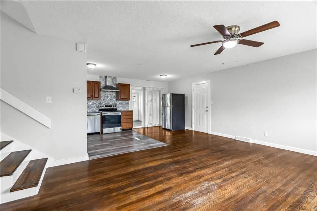 604 NW Carroll Drive — photo 3