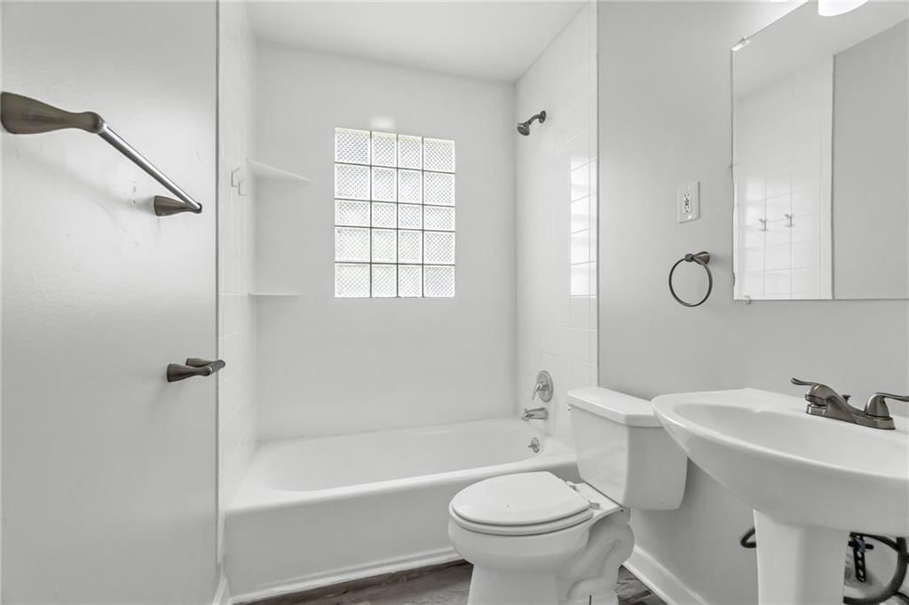 604 NW Carroll Drive — photo 9