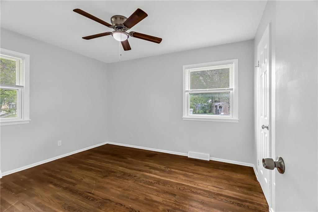604 NW Carroll Drive — photo 10