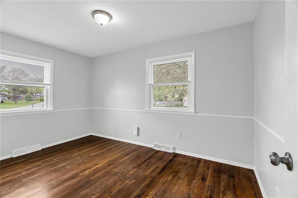 604 NW Carroll Drive — photo 12