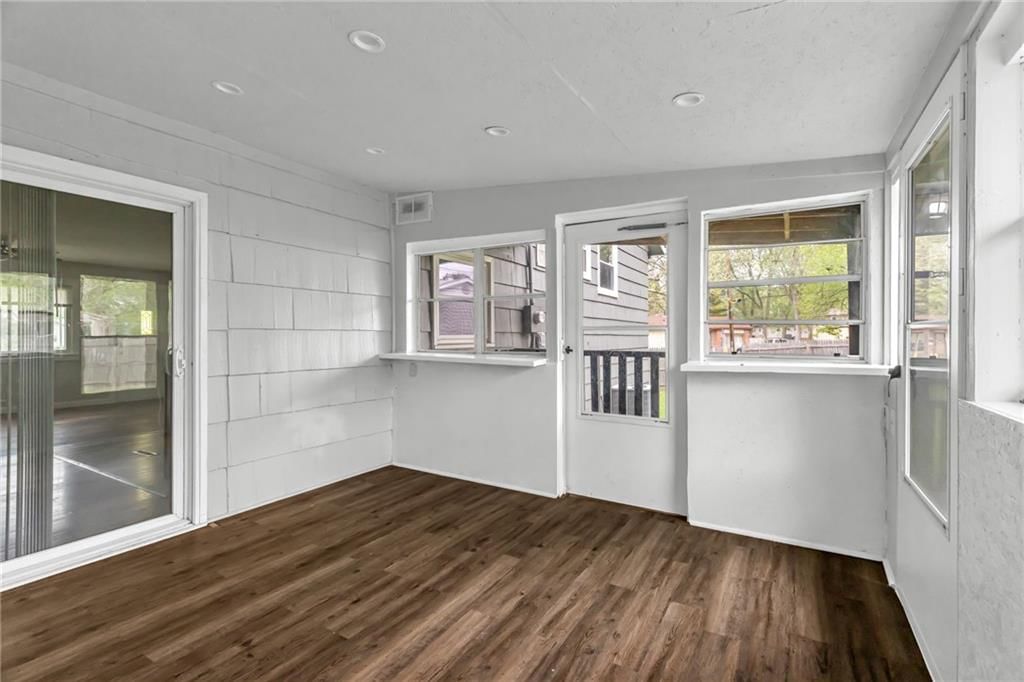 604 NW Carroll Drive — photo 23