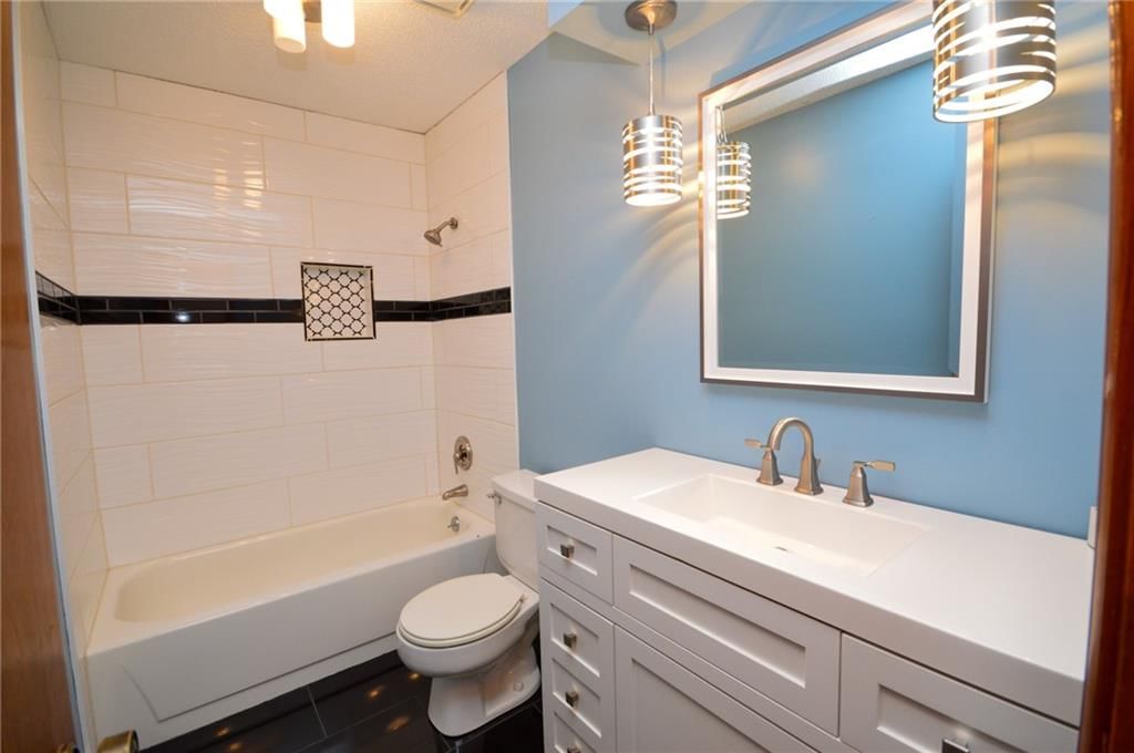 16100 W 147TH Terrace — photo 37