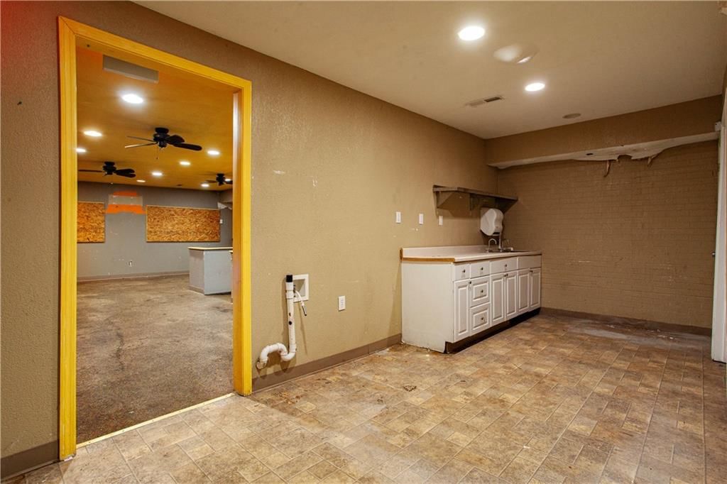 17100 E US 24 highway — photo 8