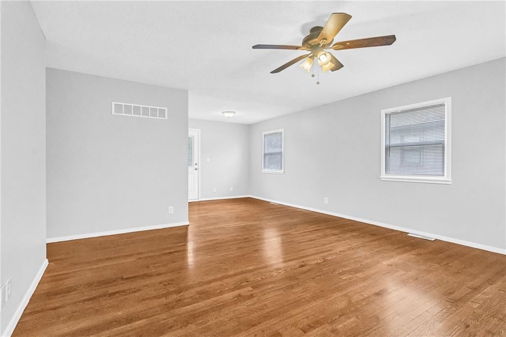 7528 N Tracy Avenue — photo 5