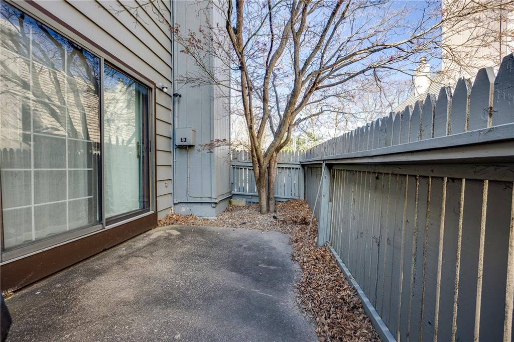 2711 W 24th Terrace — photo 33