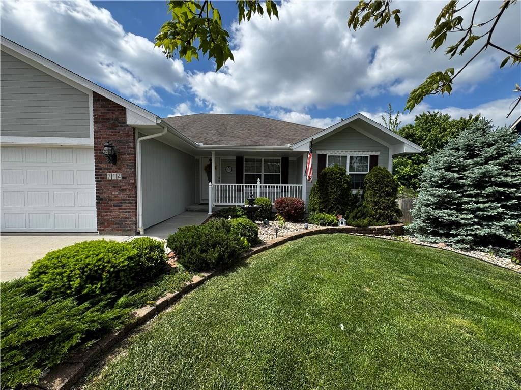 714 Ridge Crest Drive — photo 3