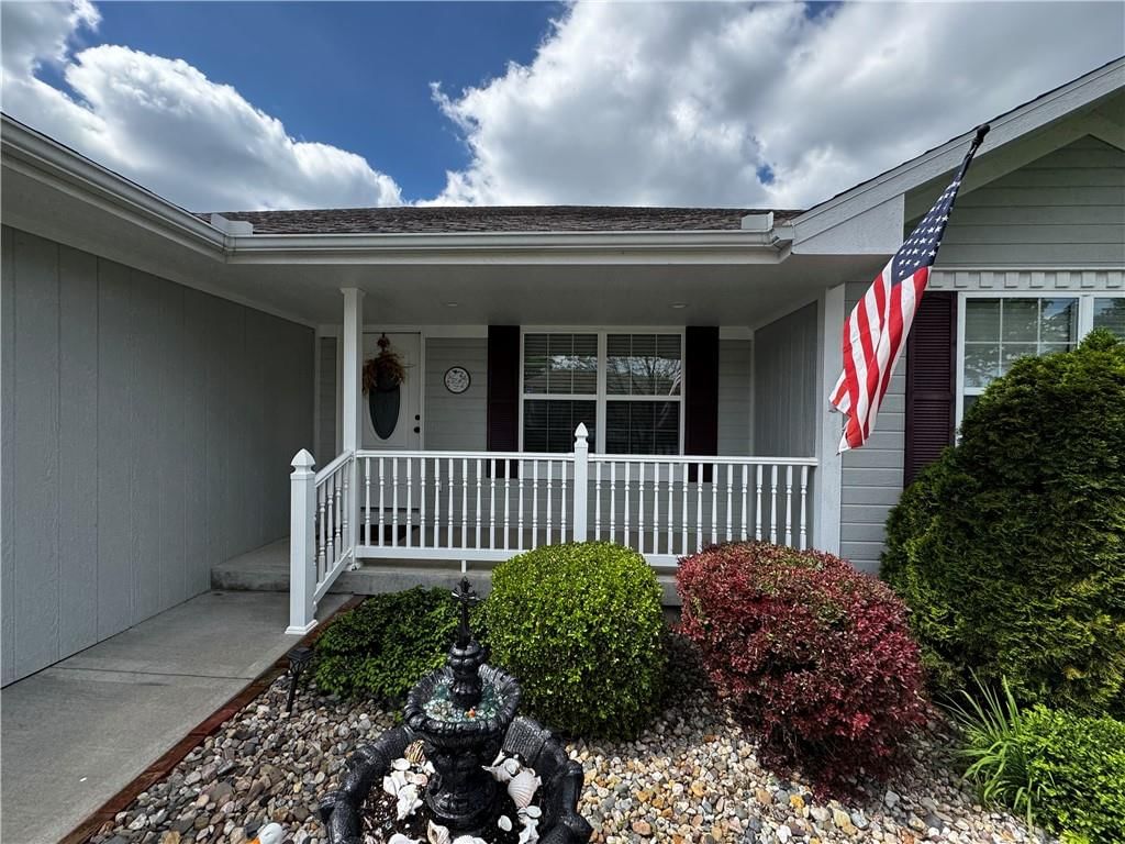 714 Ridge Crest Drive — photo 5