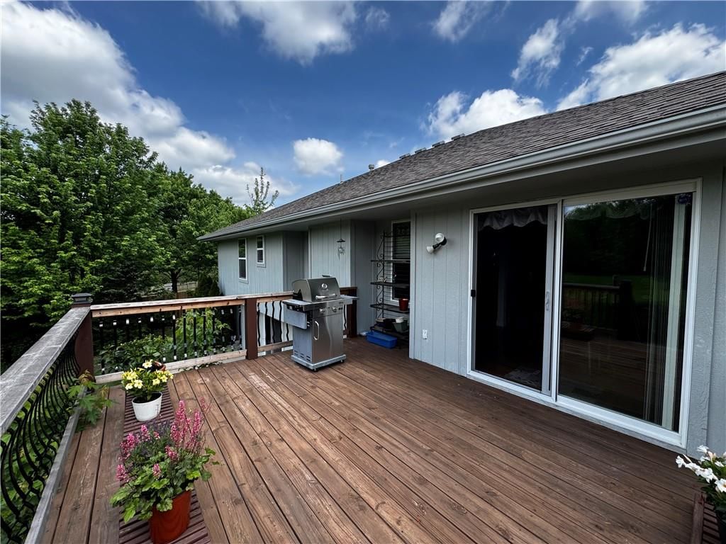 714 Ridge Crest Drive — photo 8