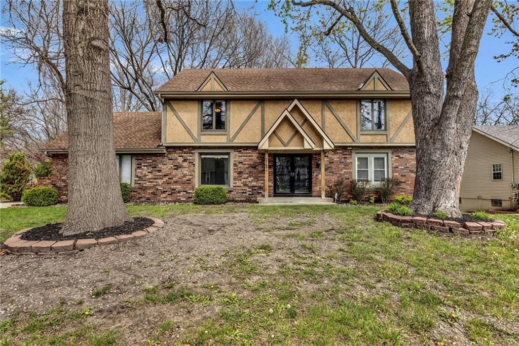 2721 Trenchard Drive — photo 1