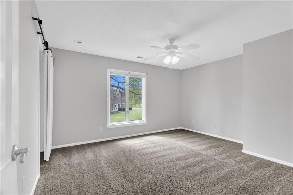 2721 Trenchard Drive — photo 9