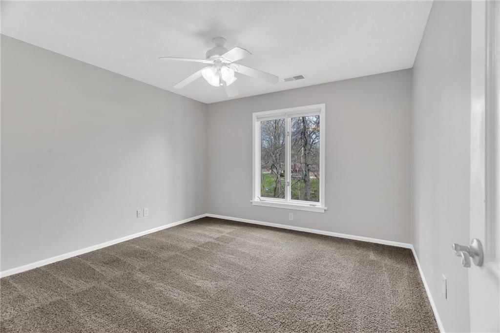 2721 Trenchard Drive — photo 10