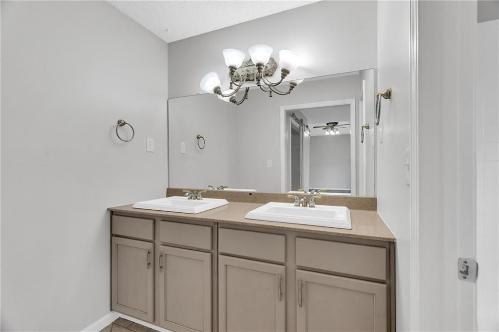 2721 Trenchard Drive — photo 14