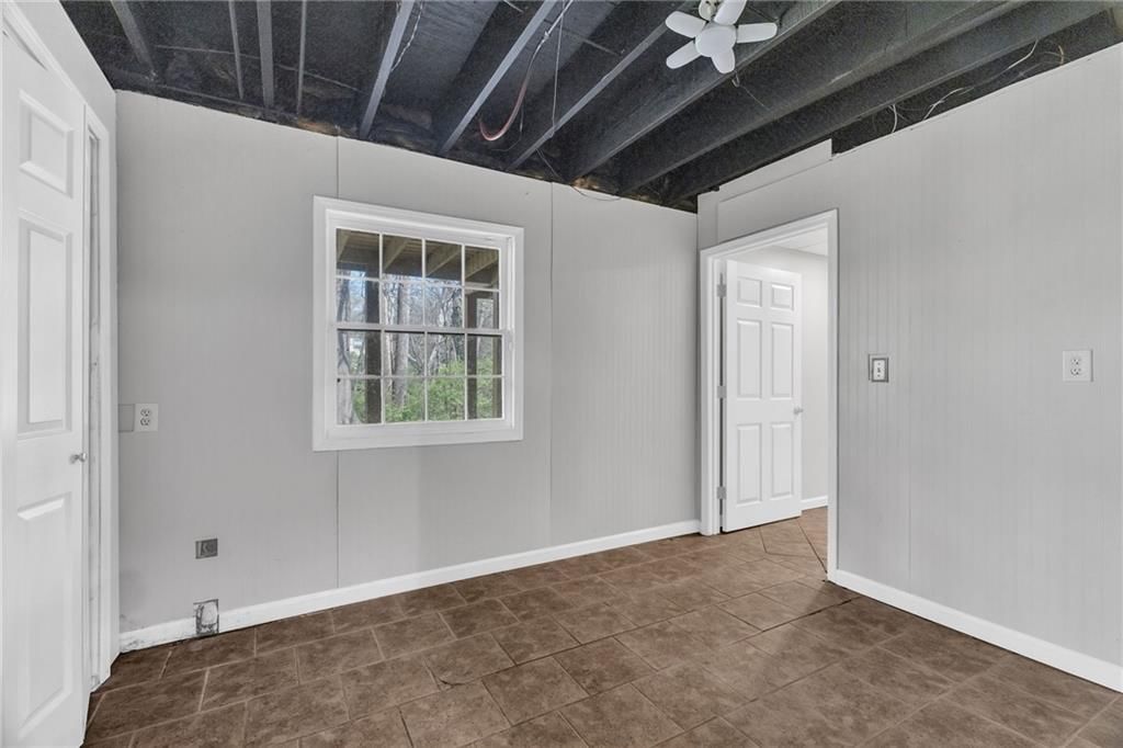 2721 Trenchard Drive — photo 20