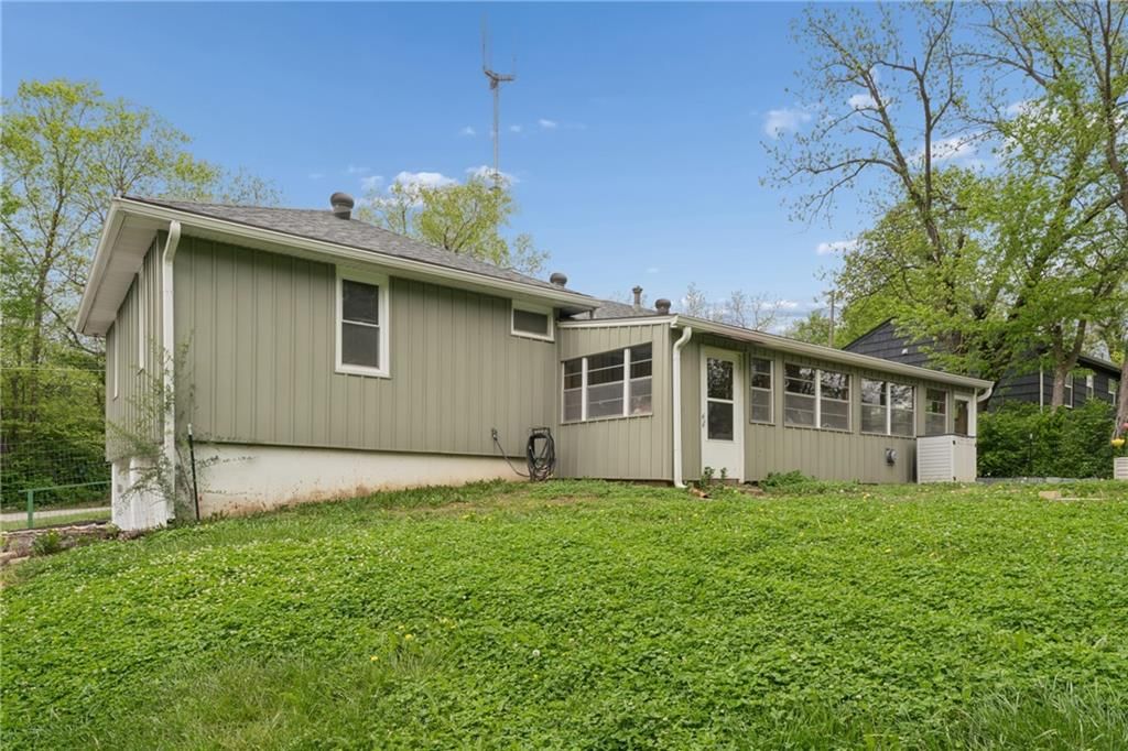 5807 Bennington Avenue — photo 31