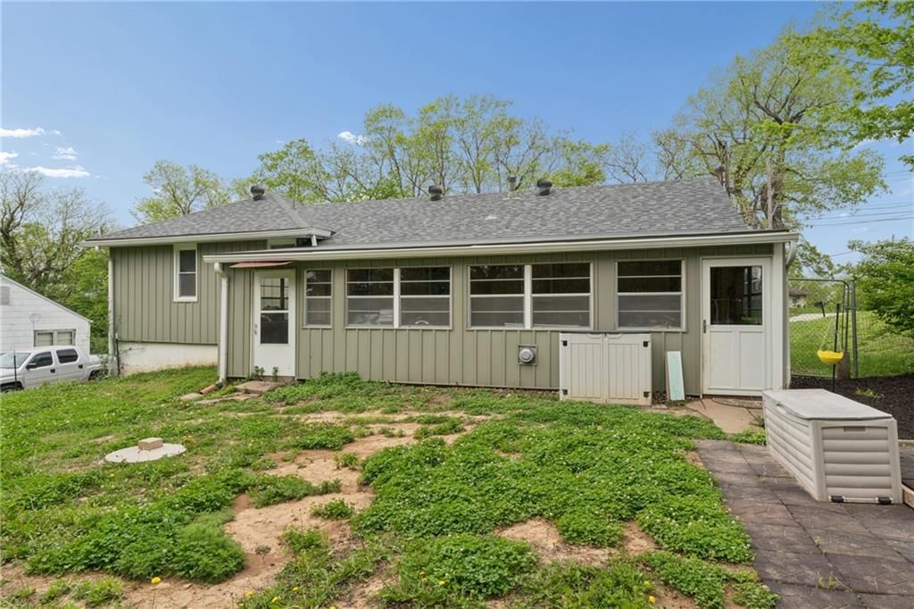 5807 Bennington Avenue — photo 32