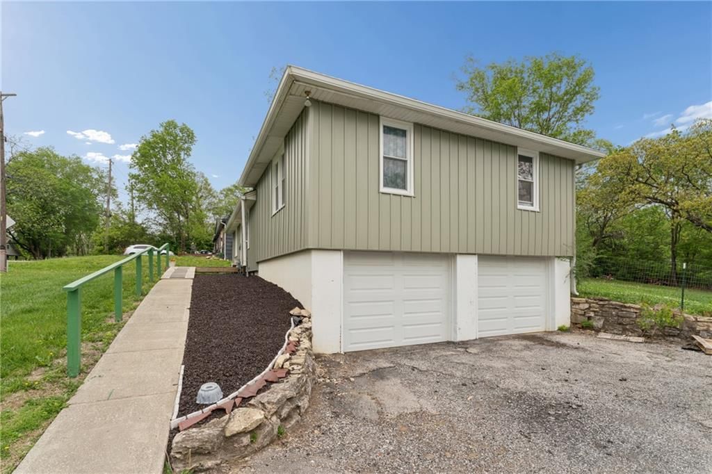 5807 Bennington Avenue — photo 38