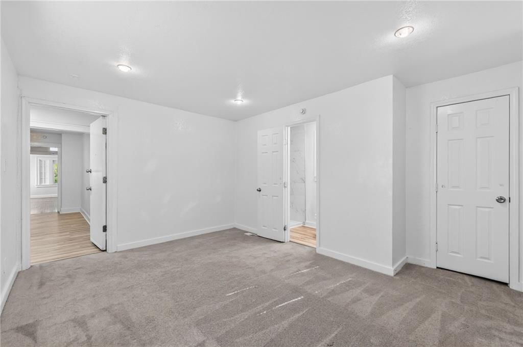 1308 E 59th Street — photo 16