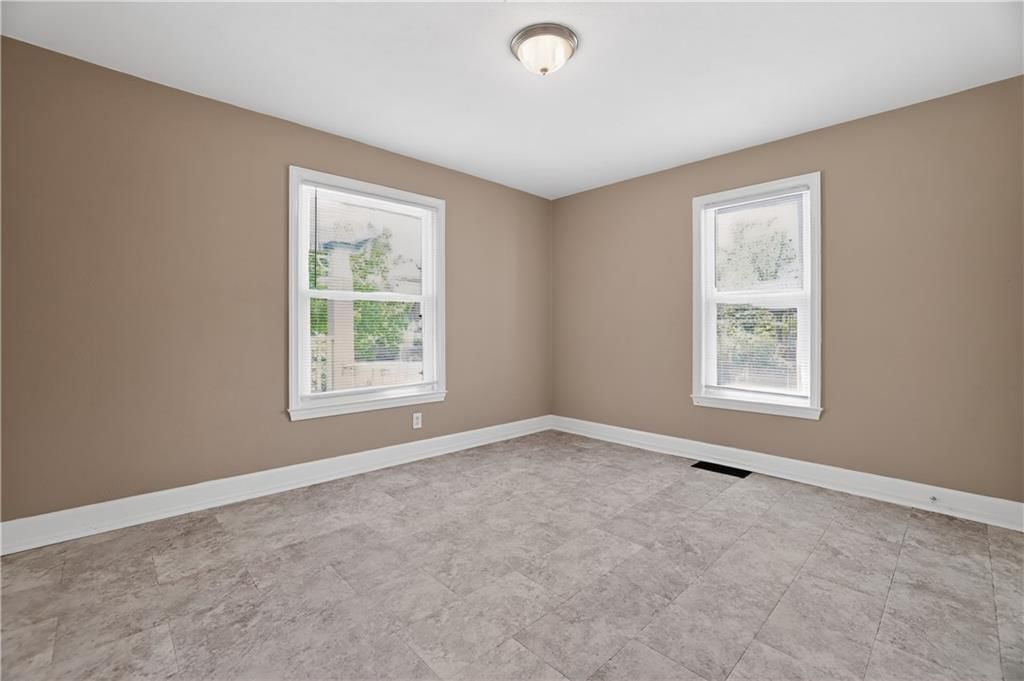 1522 W Walnut Street — photo 9