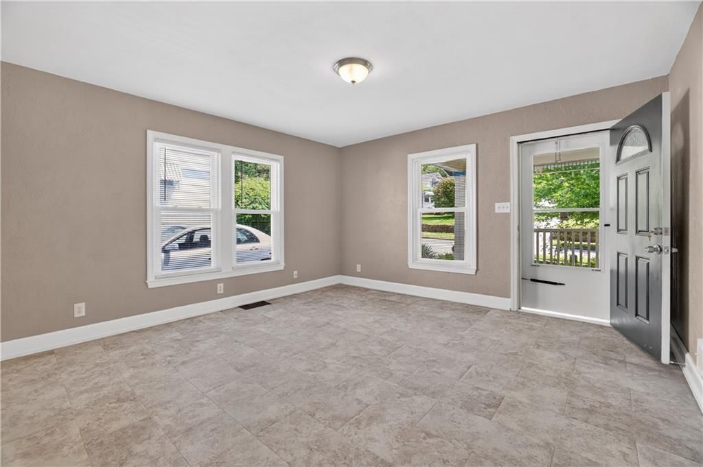 1522 W Walnut Street — photo 11