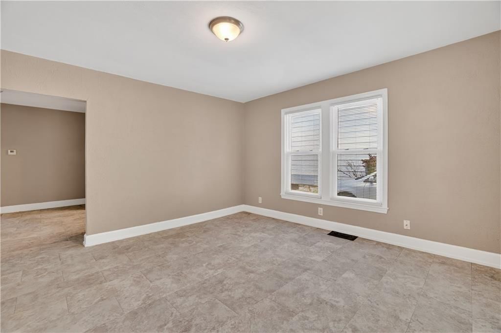 1522 W Walnut Street — photo 12
