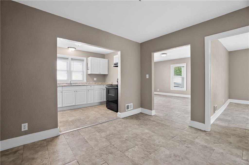 1522 W Walnut Street — photo 13