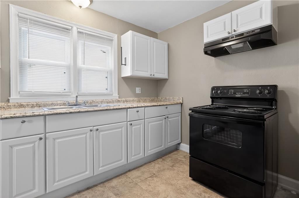 1522 W Walnut Street — photo 16