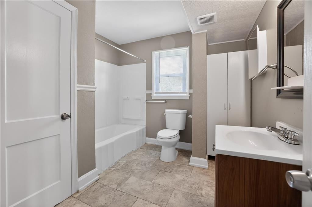 1522 W Walnut Street — photo 21