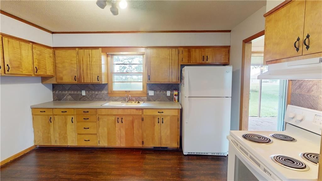 519 N Hoffman Street — photo 2