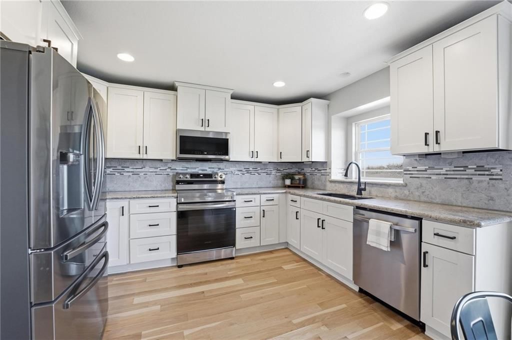 12400 Parkview Avenue — photo 9