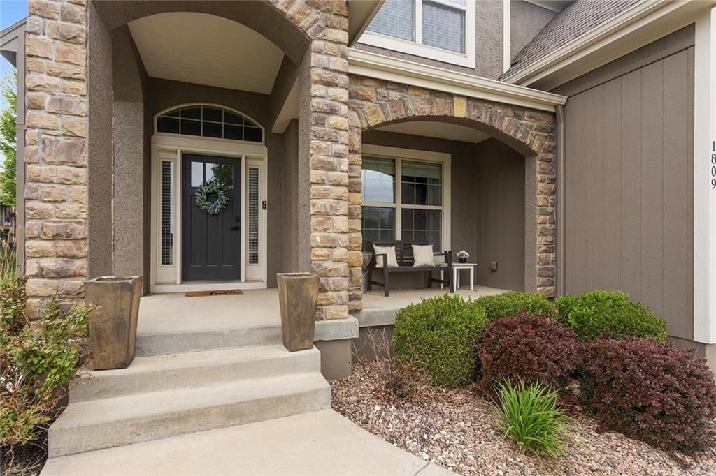 1809 NE Parks Summit Boulevard — photo 3