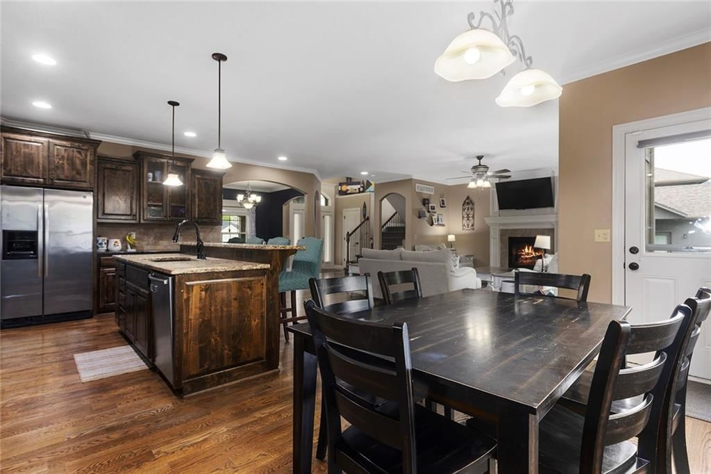 1809 NE Parks Summit Boulevard — photo 16