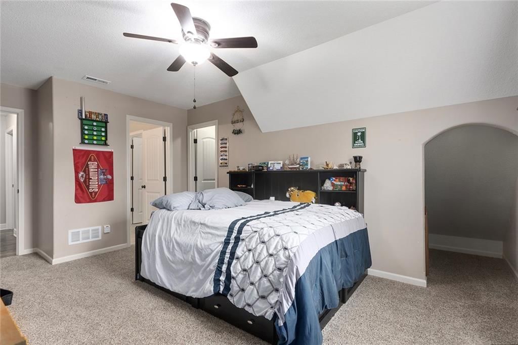 1809 NE Parks Summit Boulevard — photo 35