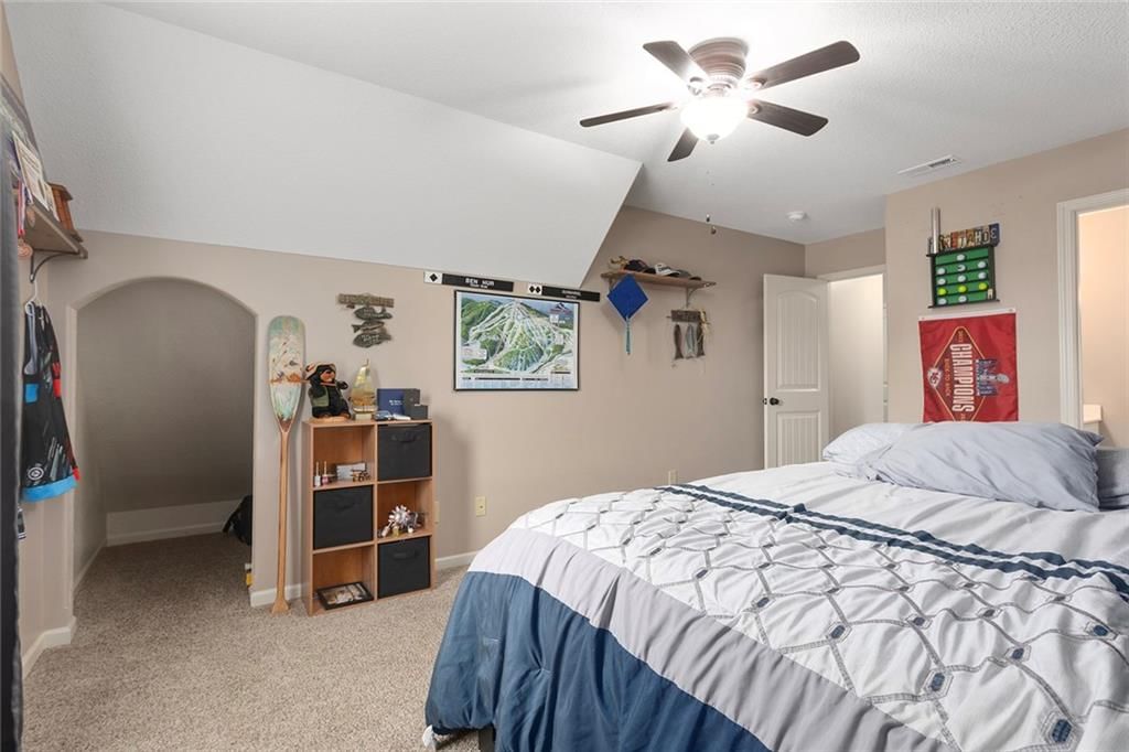 1809 NE Parks Summit Boulevard — photo 36