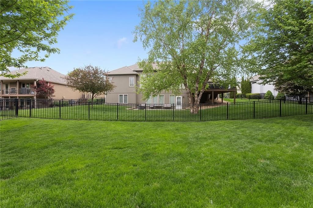 1809 NE Parks Summit Boulevard — photo 44