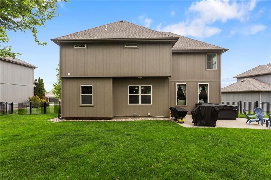 1809 NE Parks Summit Boulevard — photo 46