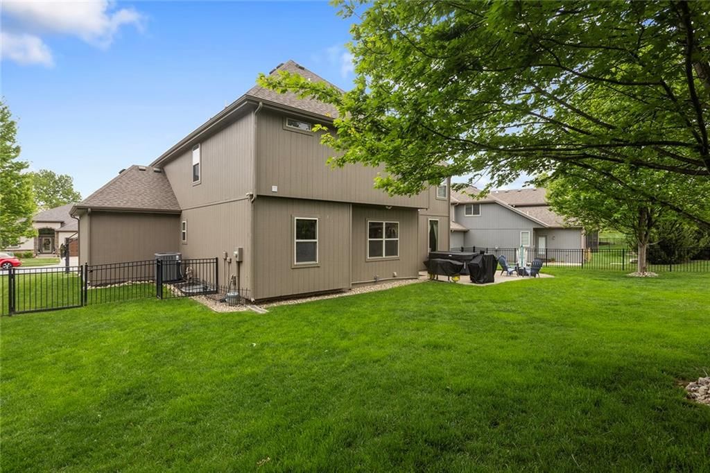 1809 NE Parks Summit Boulevard — photo 47