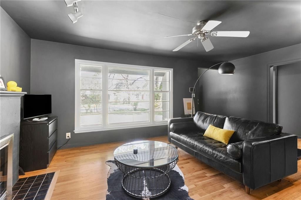 1709 Learnard Avenue — photo 6