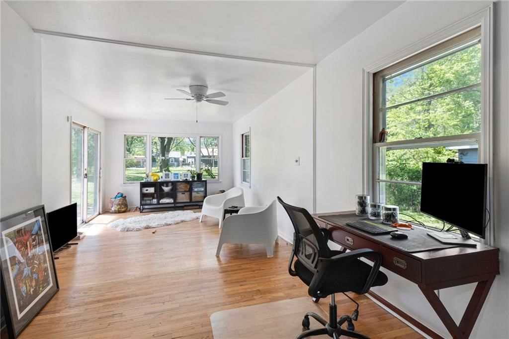 1709 Learnard Avenue — photo 8
