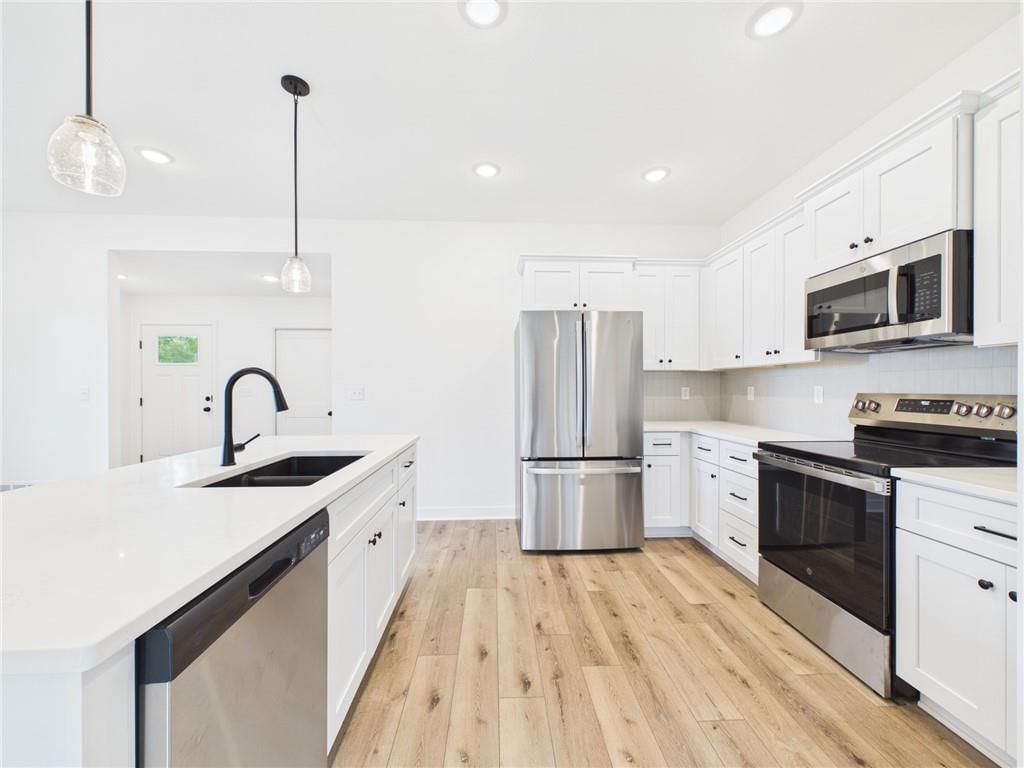 708 Mahogany Court — photo 4