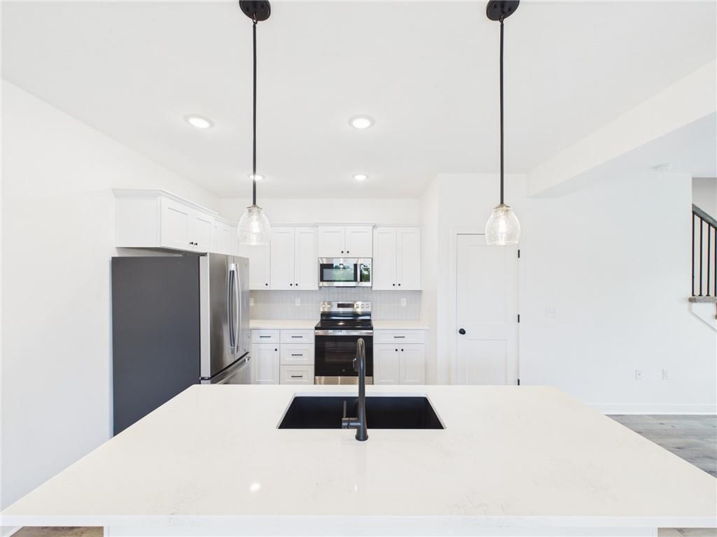 708 Mahogany Court — photo 5