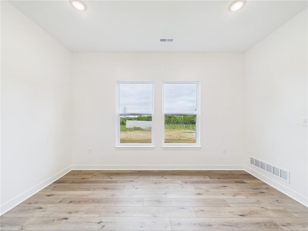 708 Mahogany Court — photo 11