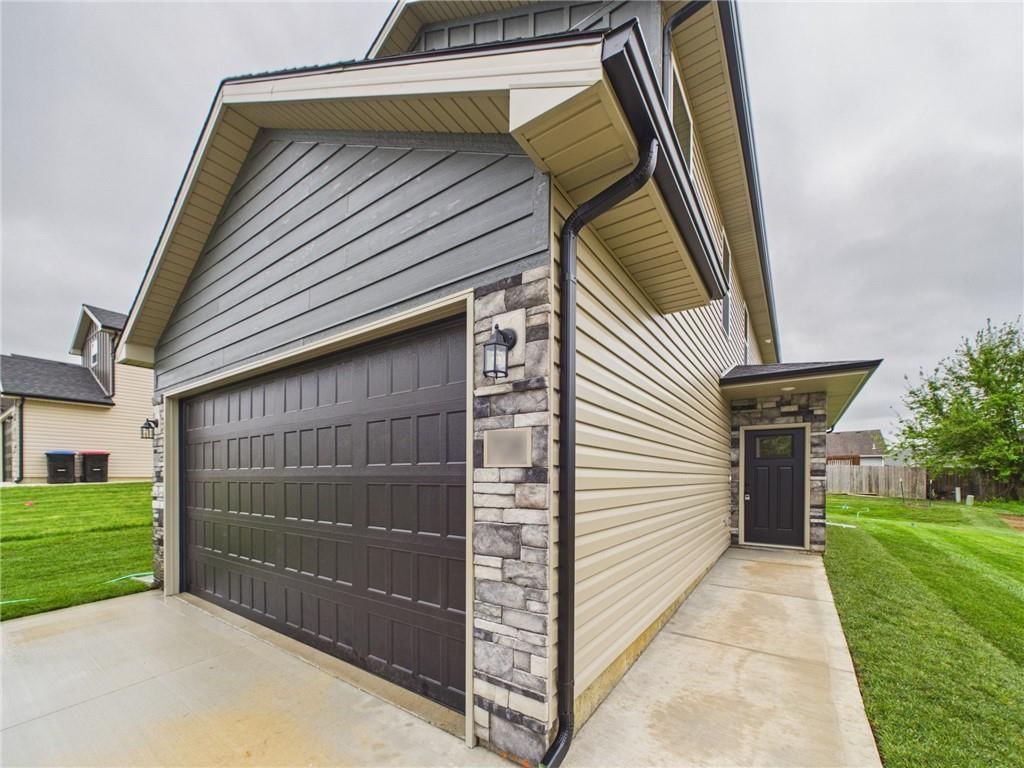 708 Mahogany Court — photo 35