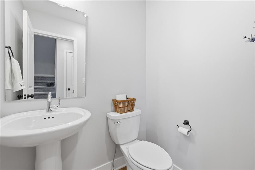 711 Glenn Circle — photo 16