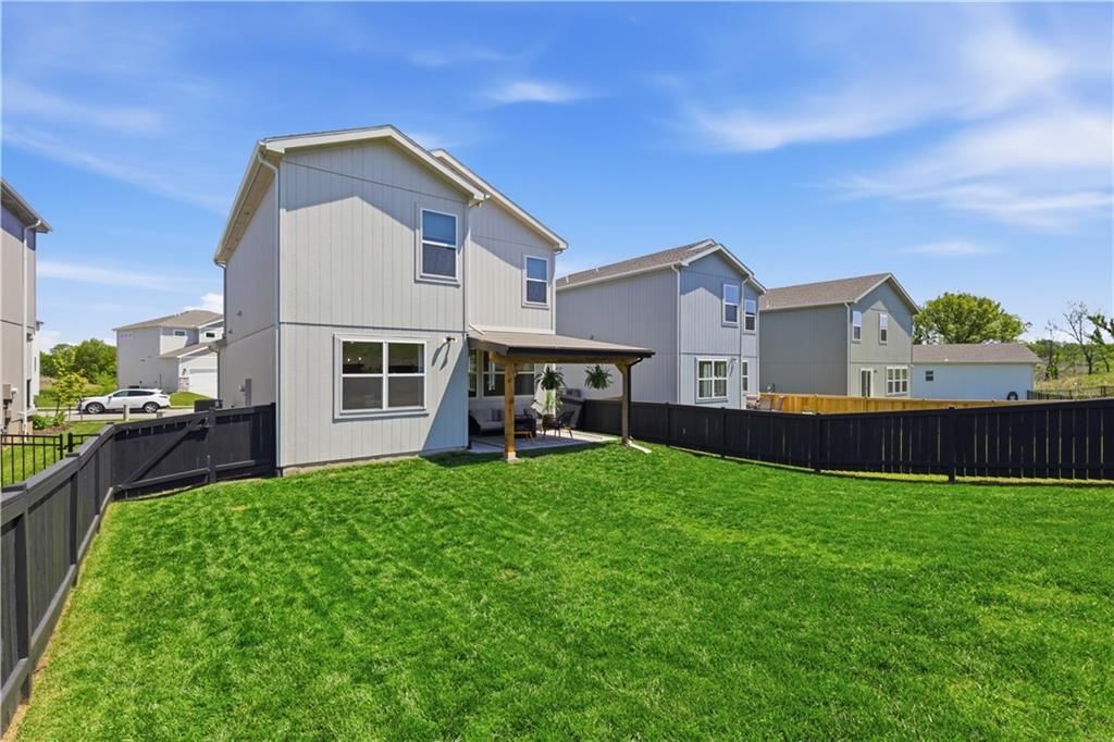 711 Glenn Circle — photo 34