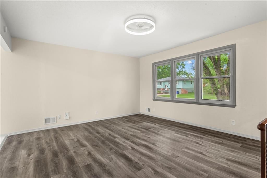 6905 E 136 Street — photo 10