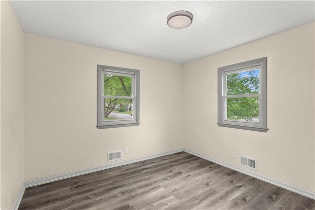6905 E 136 Street — photo 13