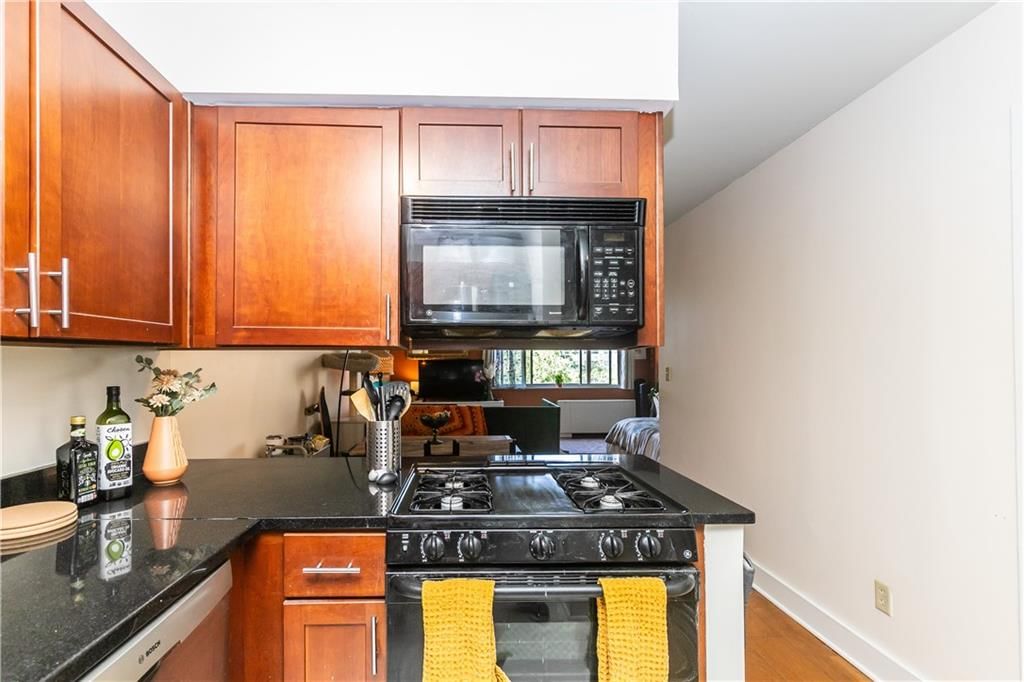 600 E 8th Street — photo 12